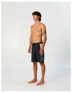 Critical Slide Warp 20 Boardshort in Black