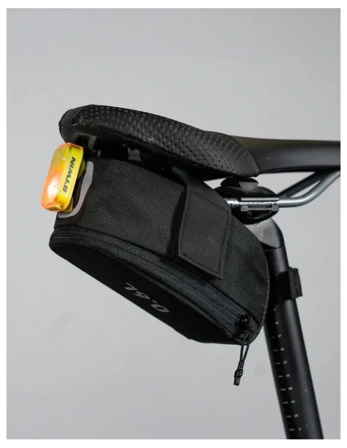 Decathlon Saddle Bag M 0.6L in Black