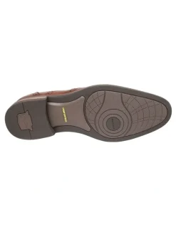 Florsheim Arcus Wingtip Dress Shoe in Tan
