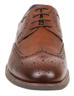 Florsheim Arcus Wingtip Dress Shoe in Tan