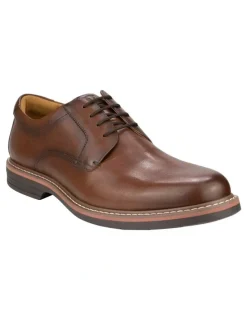 Florsheim Norwalk Dress Shoes in Cognac