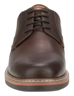 Florsheim Norwalk Dress Shoes in Brown