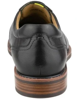 Florsheim Traveller Cap Toe Derby Shoe in Black