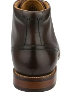 Florsheim Rucci Chukka Plain Toe Boots in Brown
