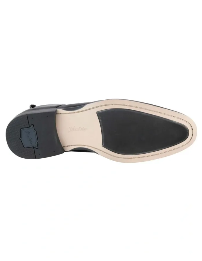Florsheim Sentinel Plain Toe Chukka Boot in Black
