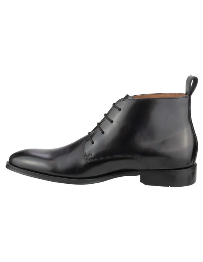 Florsheim Sentinel Plain Toe Chukka Boot in Black