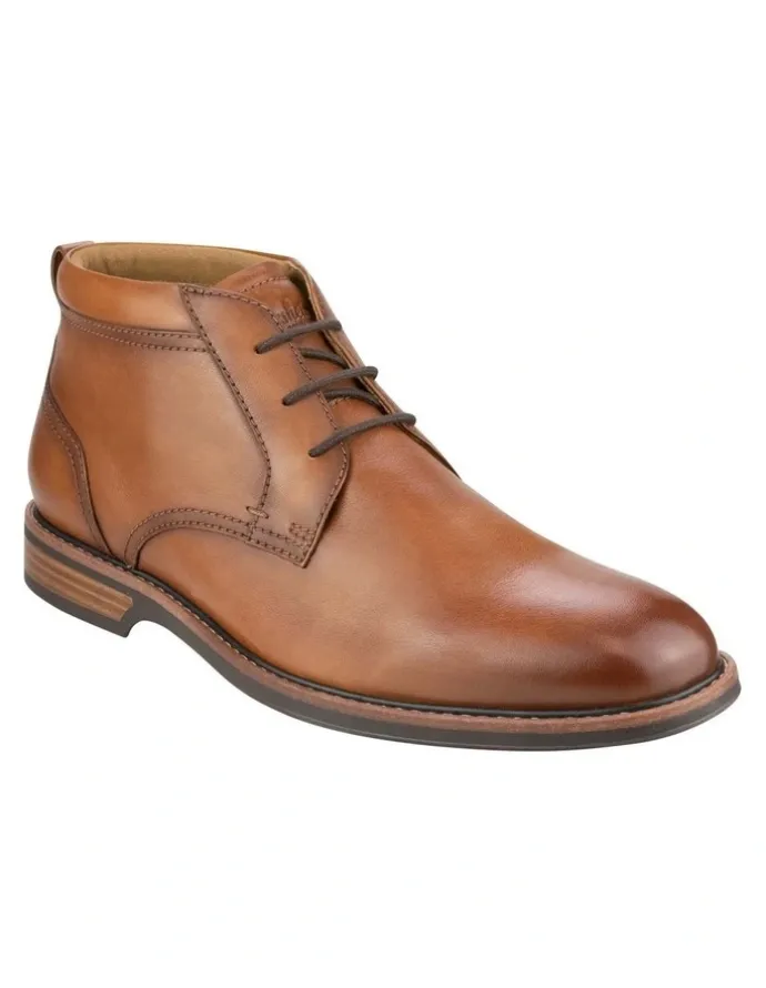 Florsheim Traveller Plain Toe Chukka Boot in Tan
