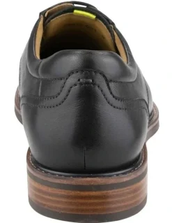 Florsheim Traveller Plain Toe Derby Shoe in Black