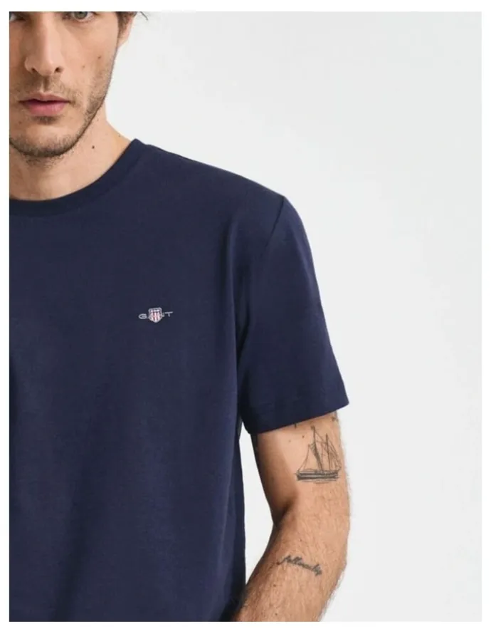 Gant Regular Shield T-shirt in Evening Blue