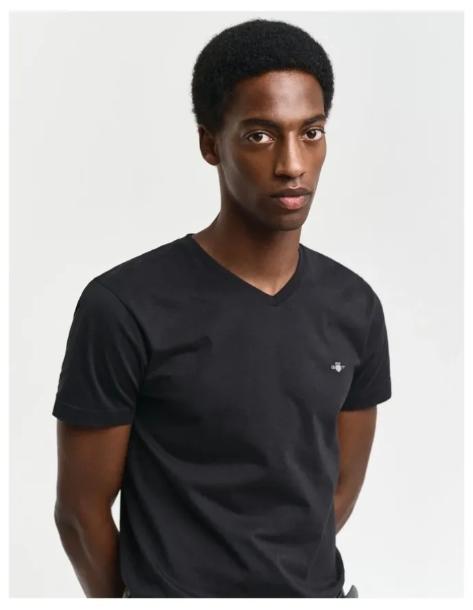 Gant Slim Fit Shield V-Neck T-Shirt in Black