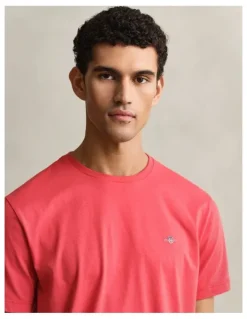 Gant Regular Fit Shield T-Shirt in Rose Red
