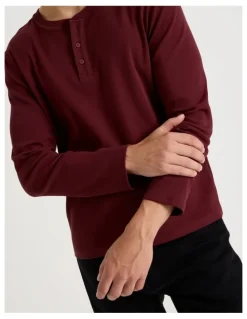 Grab Regular Fit Henley Rib Knit in Red