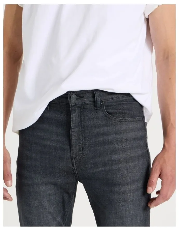 Grab Skinny At Waist Jeans in Black