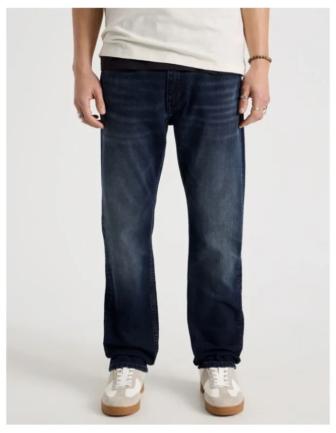 Grab Straight At Waist Jeans in Nearly Black