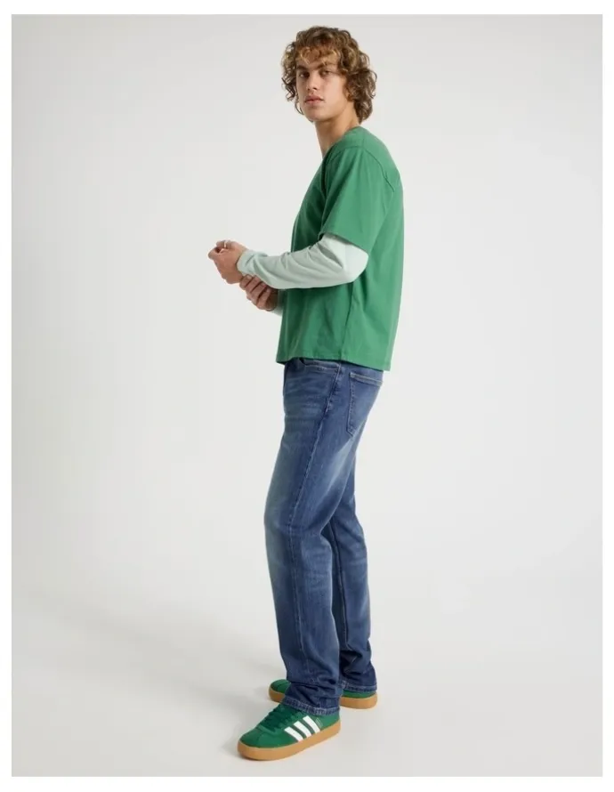 Grab Straight At Waist Vintage Wash Jeans in Mid Blues