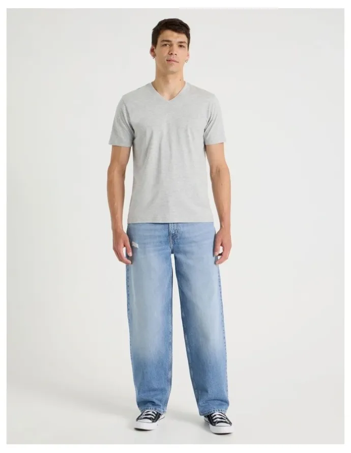 Grab V-Neck T-Shirt in Grey