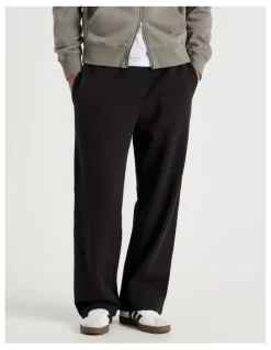 Grab Wide Leg Trackpant in Black
