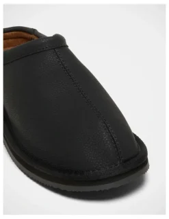 Grosby Bodhi Slippers in Black