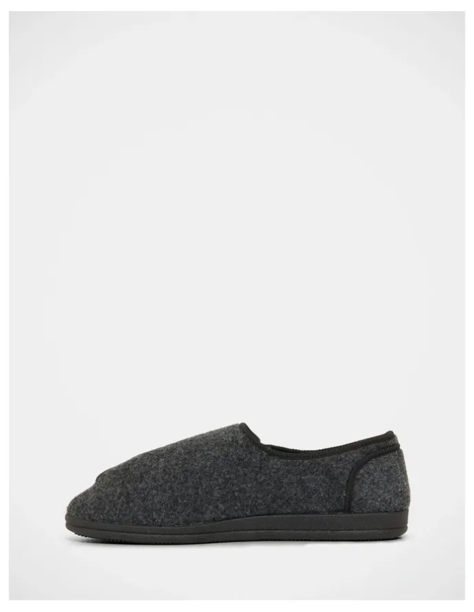 Grosby William Velcro Slippers in Grey