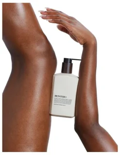 Hunter Lab Exfoliating Hand & Body Wash 550ml