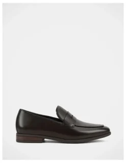 Hush Puppies Alfredo Shoes in Brown