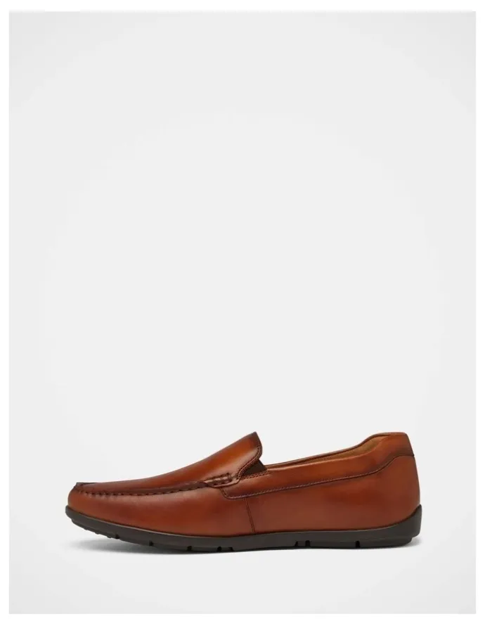 Hush Puppies Formula Shoes in Tan