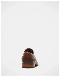 Hush Puppies Whale Ii Shoes In Cognac Burnish