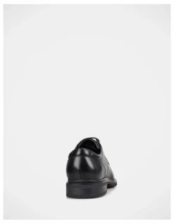 Hush Puppies Zander Dress Shoes in Black