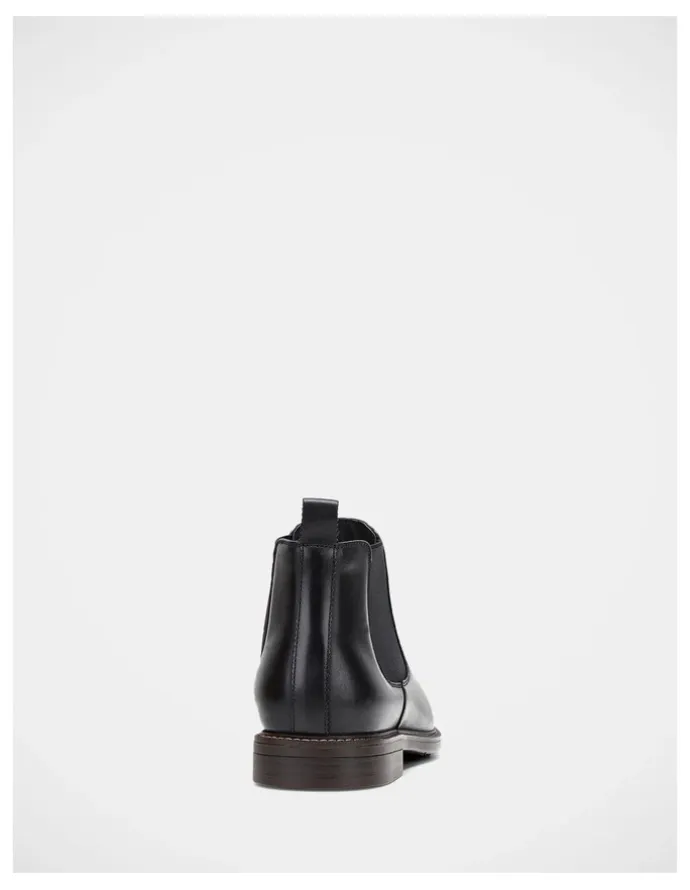 Hush Puppies Hanger Burnish Boots in Black