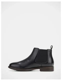 Hush Puppies Hanger Burnish Boots in Black
