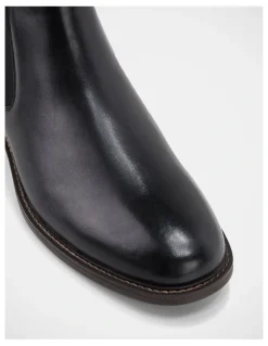 Hush Puppies Hanger Burnish Boots in Black