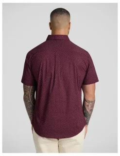 Johnny Bigg Butler Stretch Shirt in Burgundy