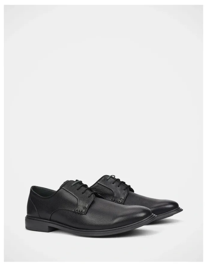 Julius Marlow Bold Shoes in Black