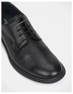 Julius Marlow Bold Shoes in Black