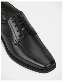Julius Marlow Decree Dress Shoe in Black