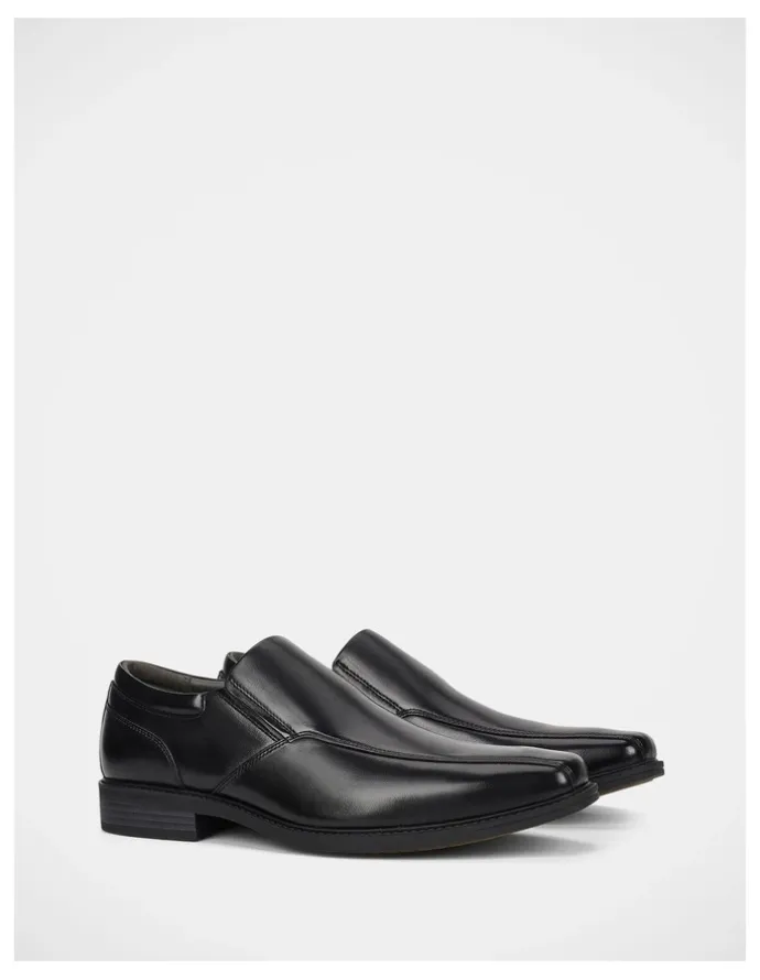Julius Marlow Divert Shoes in Black