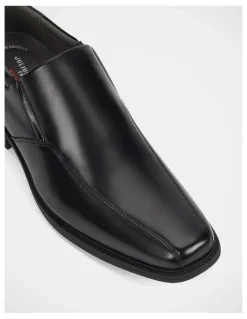 Julius Marlow Divert Shoes in Black