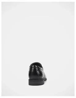 Julius Marlow Divert Shoes in Black