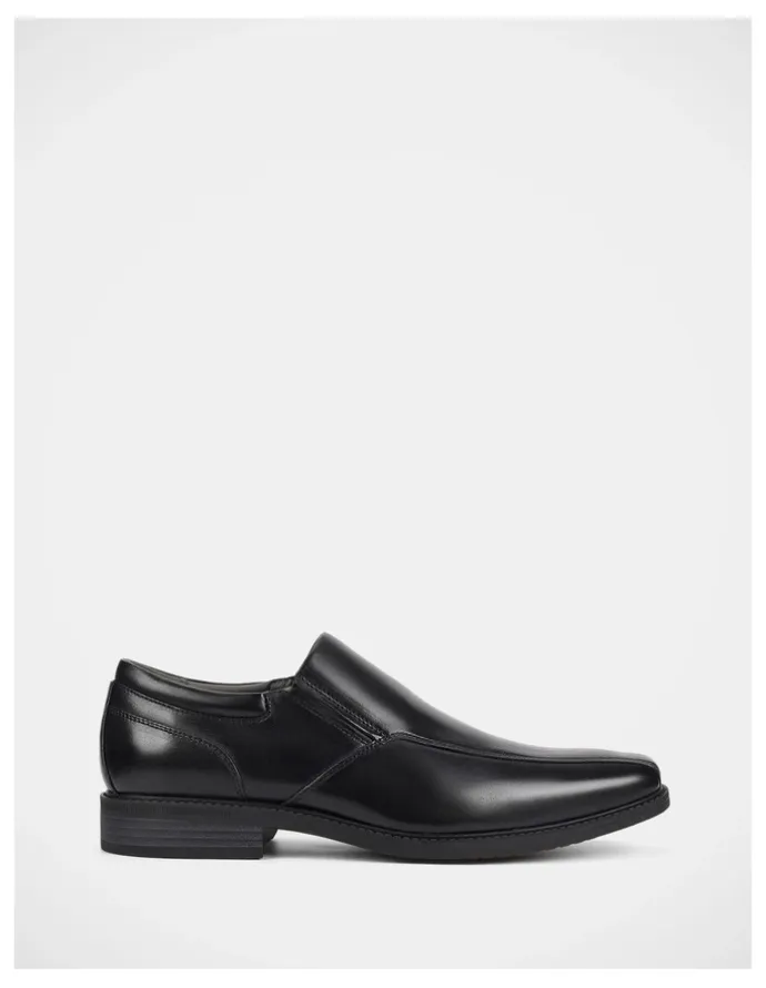 Julius Marlow Divert Shoes in Black