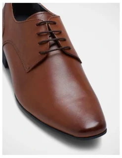 Julius Marlow Grand Dress Shoe in Tan