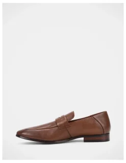 Julius Marlow Luxe Shoes in Dark Tan