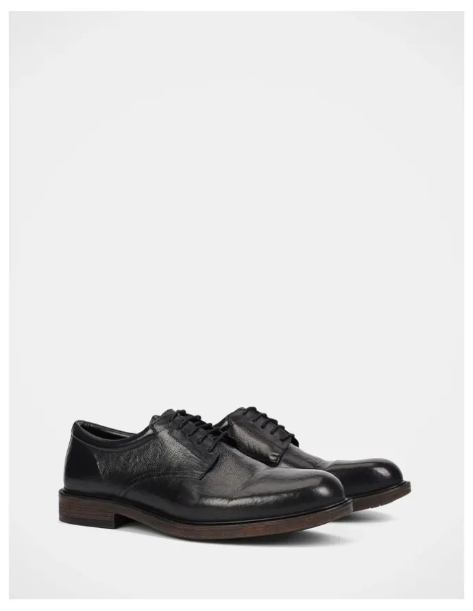 Julius Marlow Quill Shoes in Black