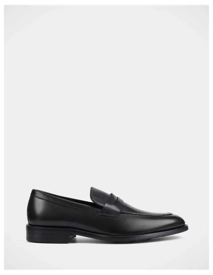 Julius Marlow Wager Shoes in Black