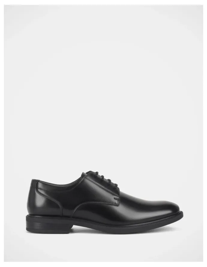 Julius Marlow Worth Shoes in Black