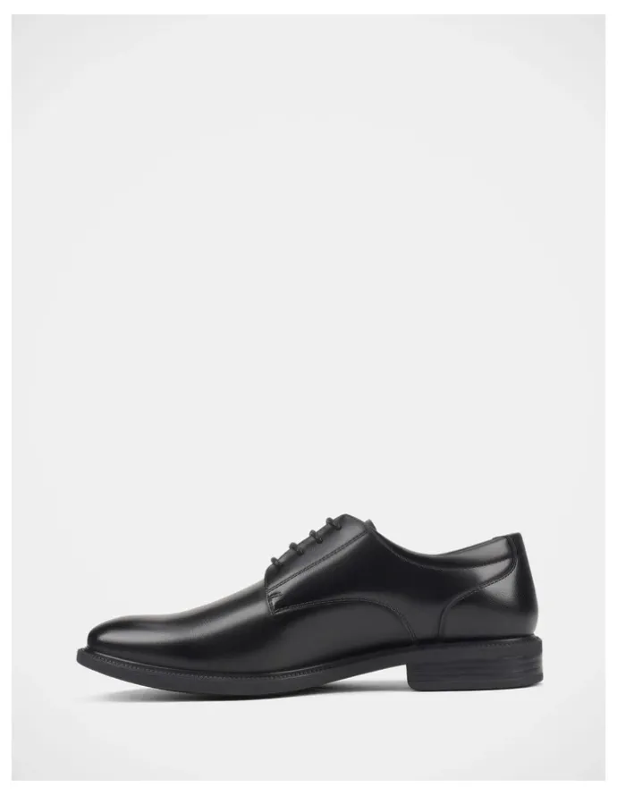 Julius Marlow Worth Shoes in Black