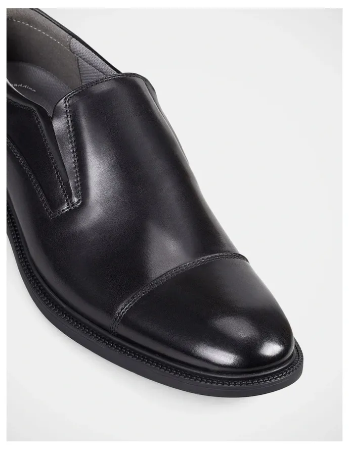 Julius Marlow Waiver Shoe in Black
