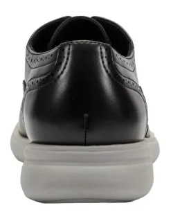 Kenneth Cole Niowox Oxford Shoe in Black