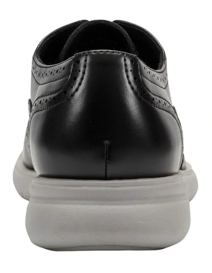 Kenneth Cole Niowox Oxford Shoe in Black