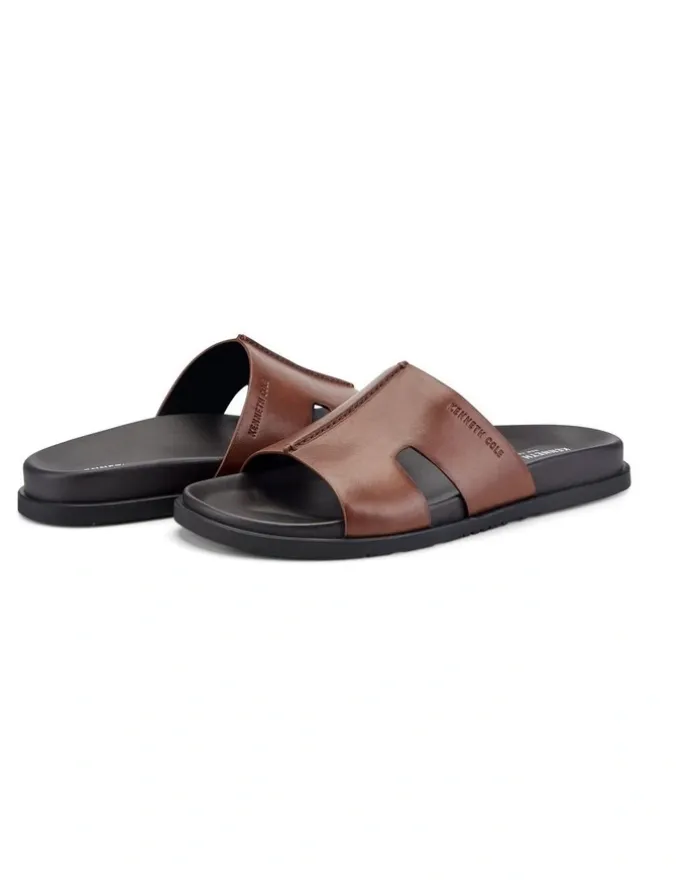 Kenneth Cole Willy Sandal in Tan