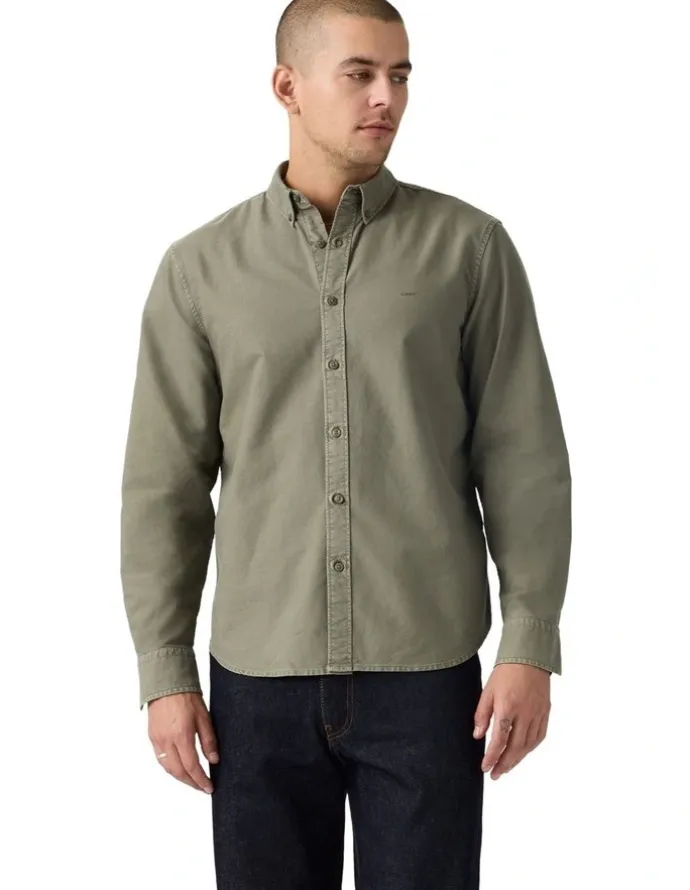 Levi's Authentic Button-Down Shirt in Mulled Basil